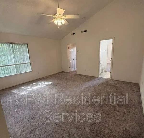 2705 Mayfair Dr #H-303 — Photo 4
