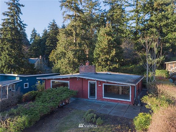 5th image of 10235 Manitou Beach Dr NE