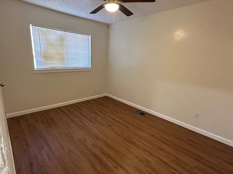 1521 Manorway St — Photo 7