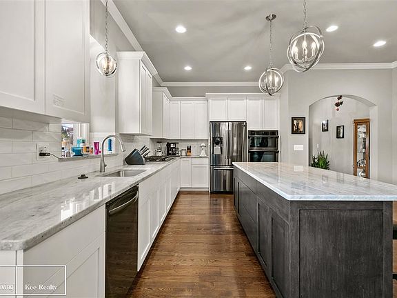 5th image of 48965 Pinebrook Dr #1