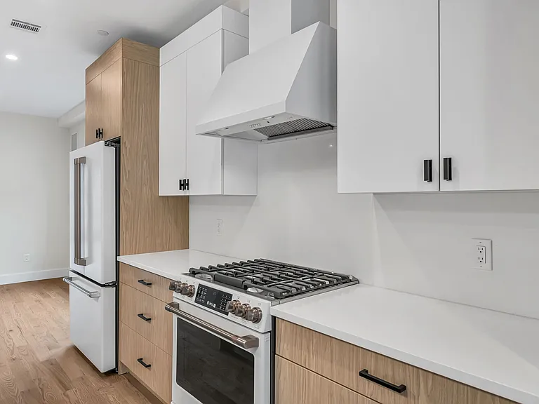55 Washington Ave — Photo 12