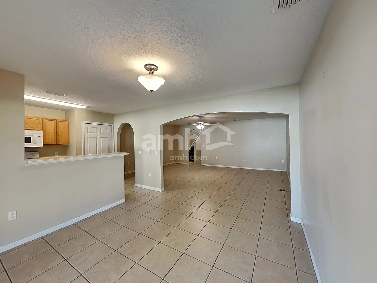 3 bed, 2.5 bath, 1703 sqft, $2,335 — Photo 4