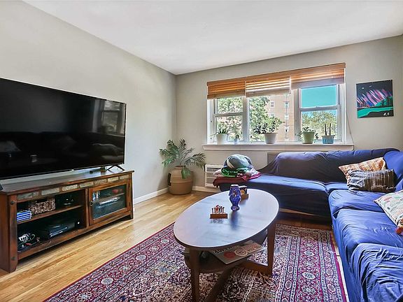 4th image of 89-40 151st Ave APT 2E