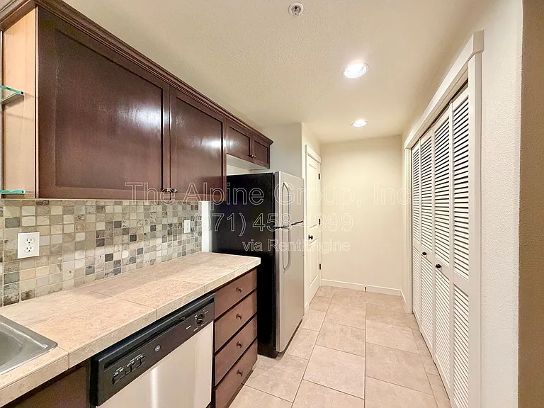 657 NE Garswood Ln — Photo 8
