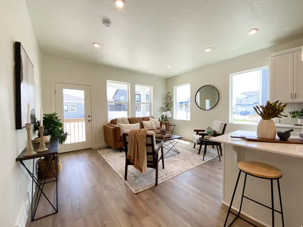 5228 S Century Way, Riverdale, UT 84405