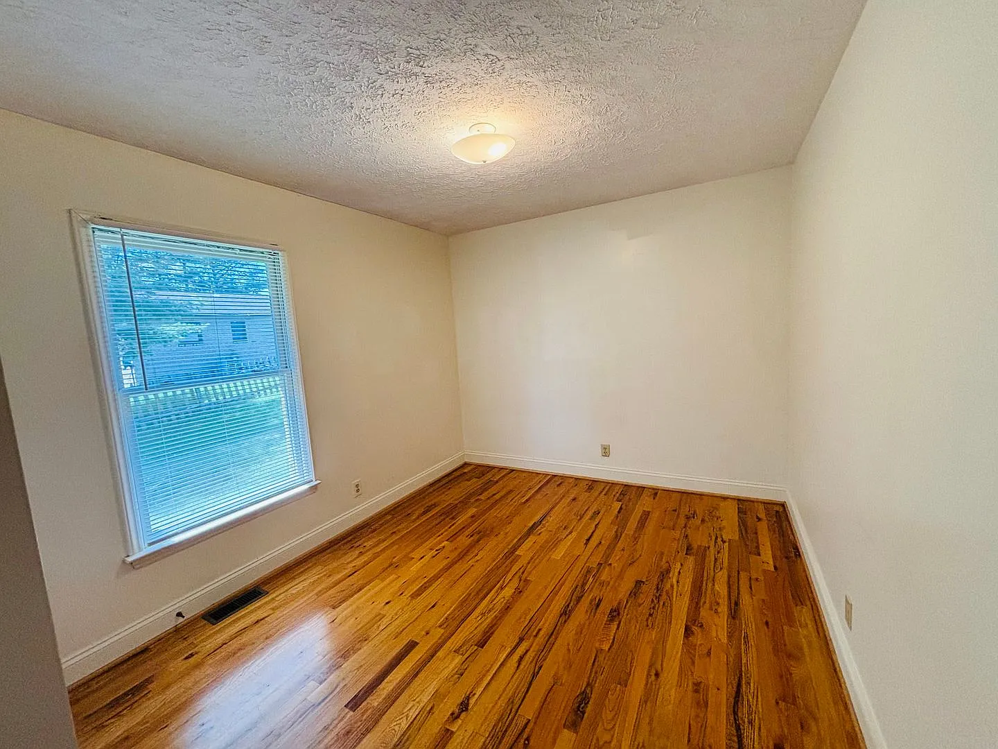 3 Bedroom 2 Bath Duplex — Photo 4