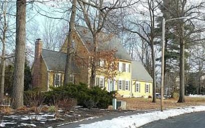 2nd image of 4 Guinevere Cir
