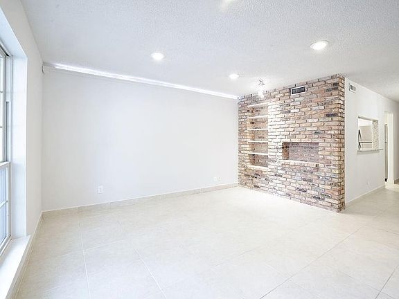 3rd image of 2503 McCue Rd APT 6