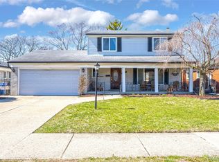 29243 Lloyd Dr, Warren, MI 48092