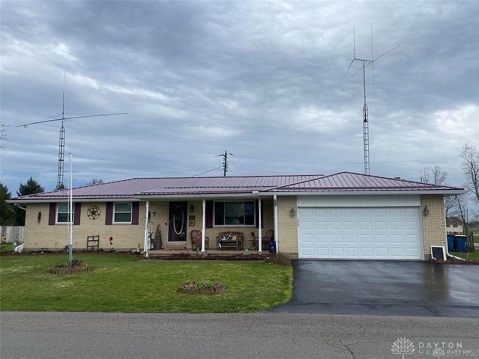 1st image of 207 Park Dr