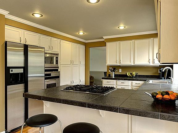 5th image of 21229 SE 28th St
