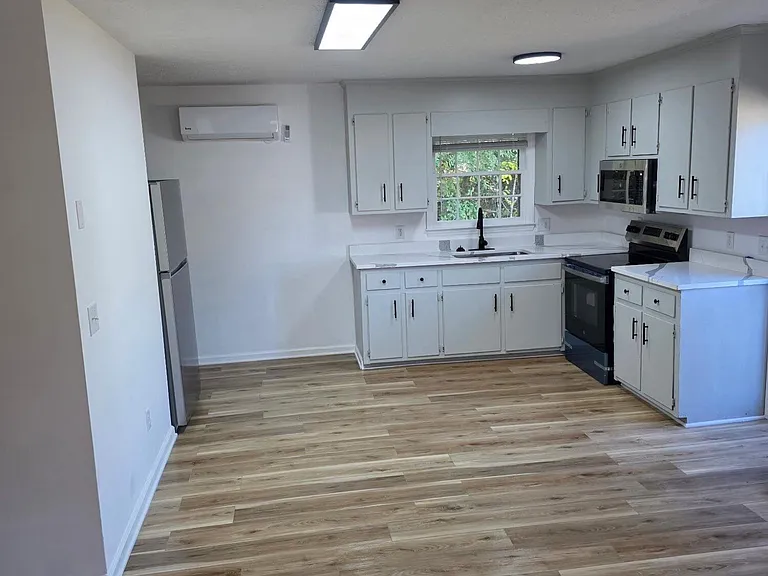 331 Wickham St — Photo 8