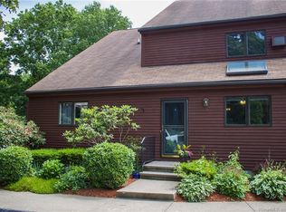 97 W Main St APT 35, Niantic, CT 06357