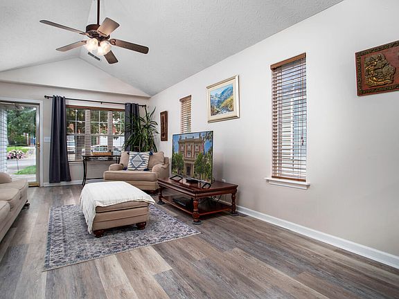 3rd image of 133 Blue Heron Pl