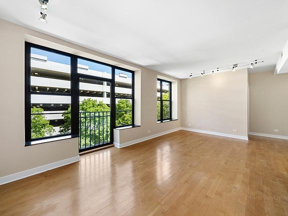 2nd image of 811 W Eastwood Ave APT 301