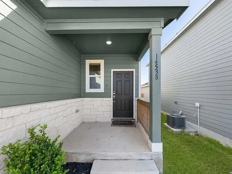 14538 Camino Way — Photo 6