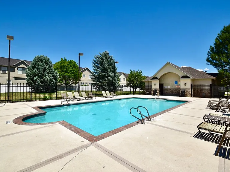 1555 Wynview Ln — Photo 33