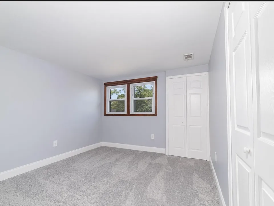 1305 Redditch Ct