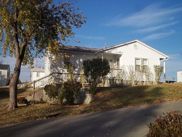1st image of 715 Ima Dr