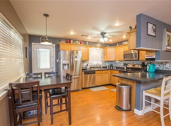 4th image of 142 Southpark Dr