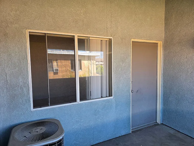 DNY9329 — Photo 16