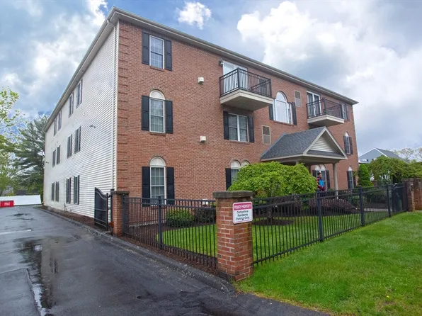 968 Geraldine St Unit 1C, New Bedford, MA 02740