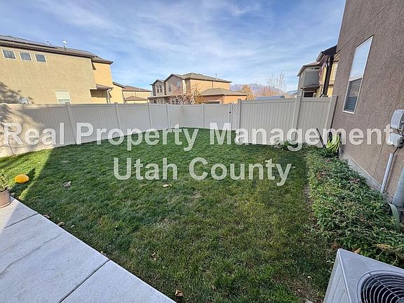 3rd image of 1849 N Bountiful Way