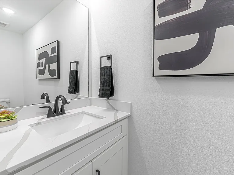 7806 Comal St #B — Photo 9
