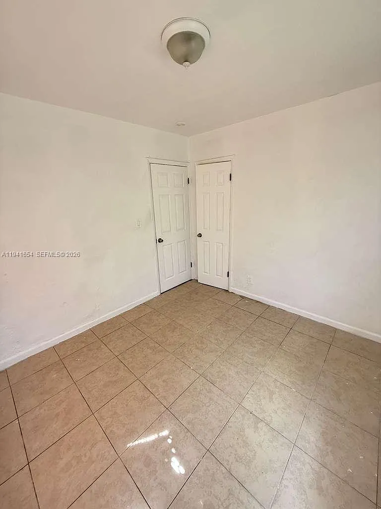 Building Photo - 6720 NW 6th Ct #6720