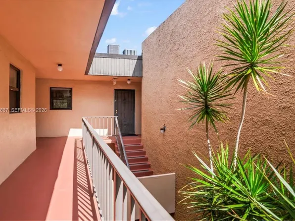 8851 N New River Canal Rd APT 16E, Plantation, FL 33324