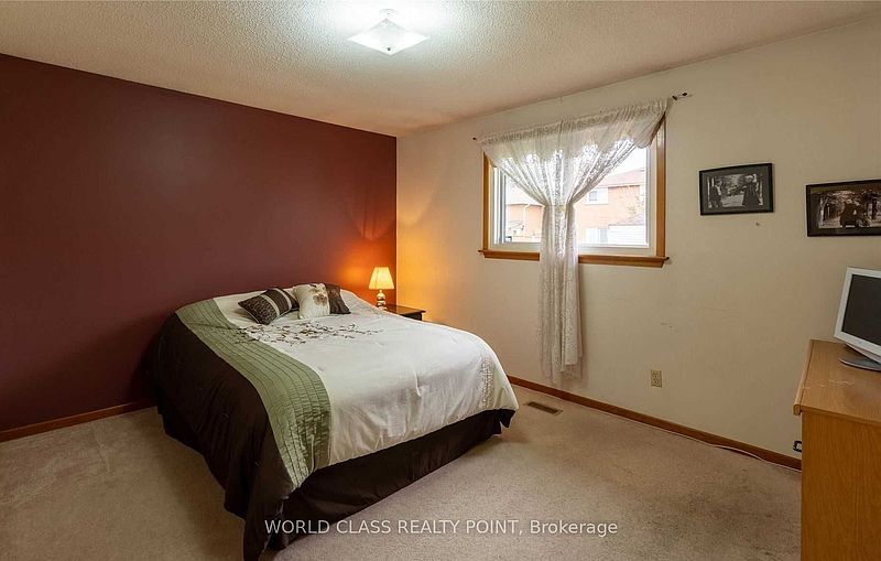 Brampton House for rent - 3 Bedrooms — photo 10