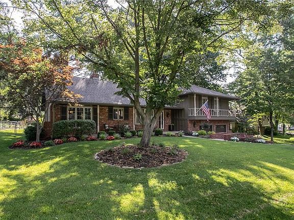 3rd image of 8017 Juniper Dr
