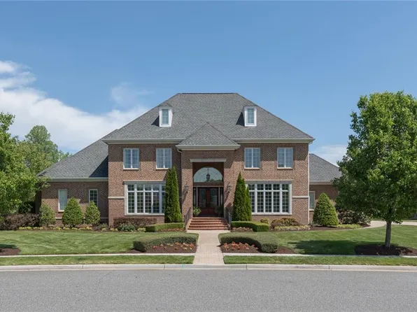 334 Scone Castle Loop, Chesapeake, VA 23322