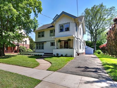 150 Westwood Road, New Haven, CT, 06515