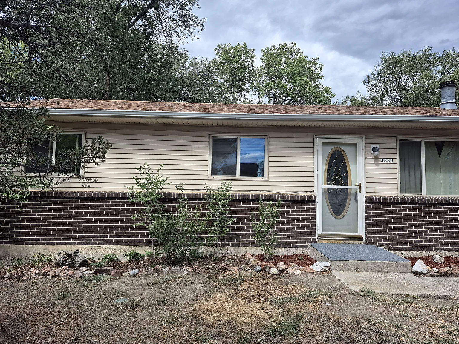 3 bed, 931 sqft, $1,795 — Photo 2