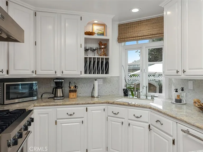501 Lombardy Ln — Photo 10