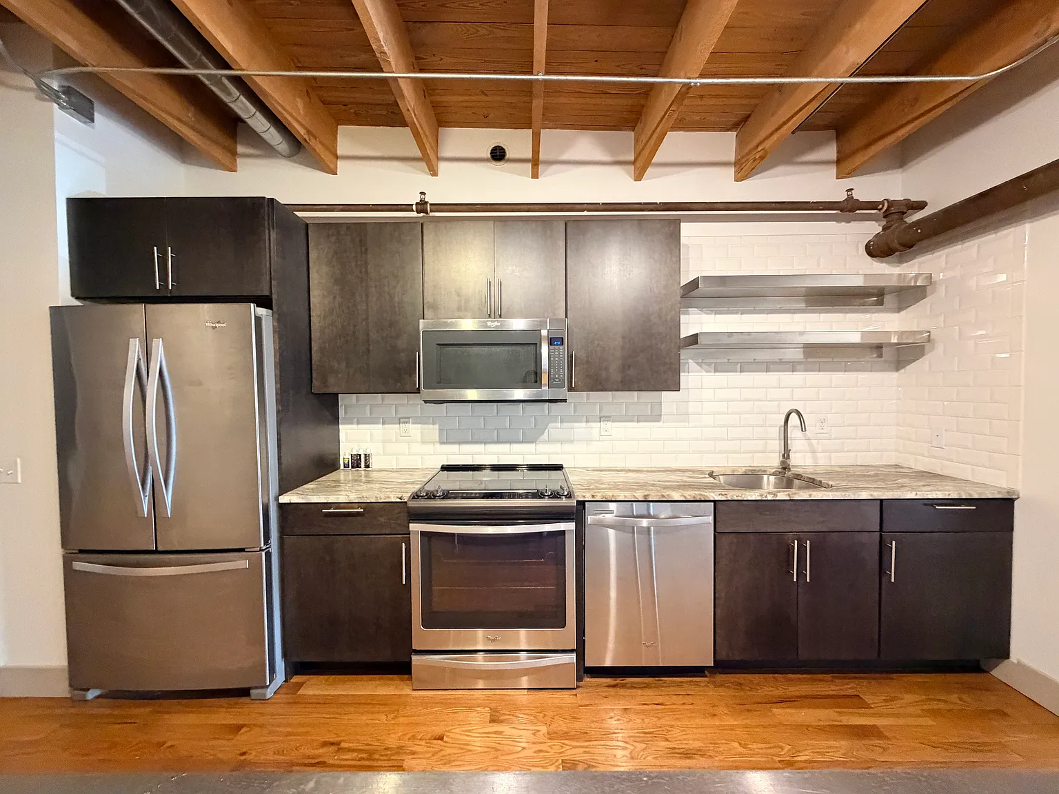2 bed, 1450 sqft, $2,067 — Photo 3
