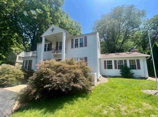 1420 E Gardner Ln, Peoria Heights, IL 61616