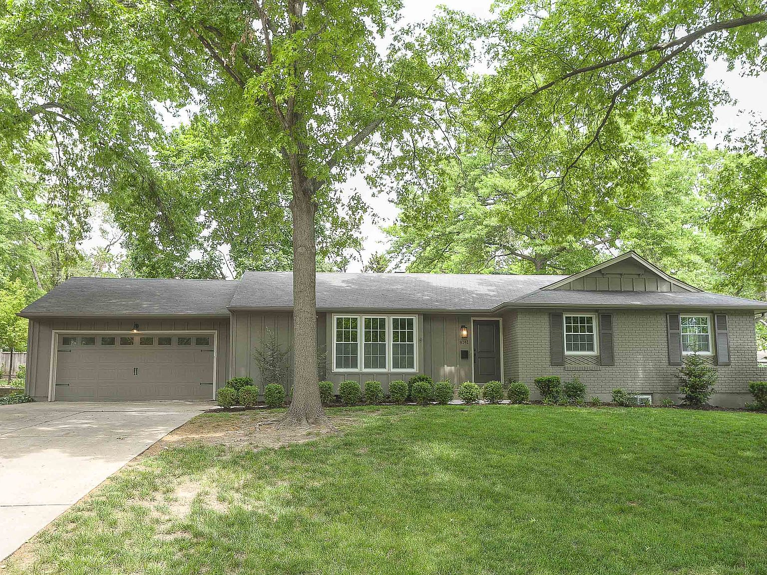 8141 Rosewood Dr, Prairie Village, KS 66208 Zillow
