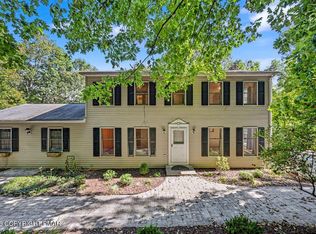 238 Becca Ln, Stroudsburg, PA 18360