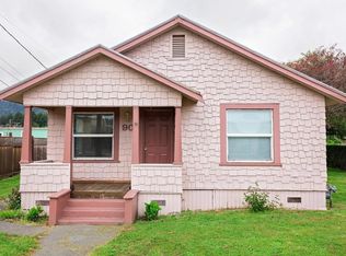 90 Center St, Rio Dell, CA 95562