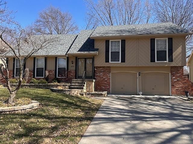 1st image of 405 NE Noeleen Ln