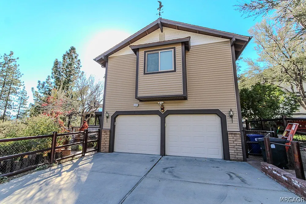 3 bed, 3.0 bath, 2300 sqft, $3,500 — Photo 1