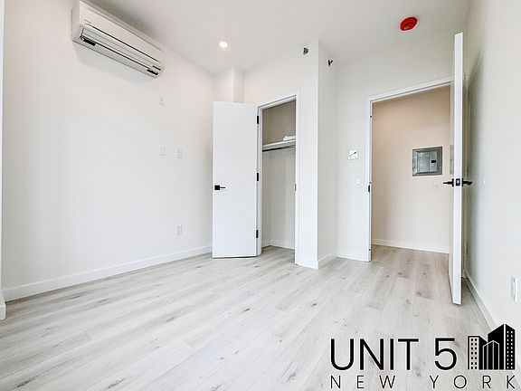 5th image of 388 Vernon Ave #210