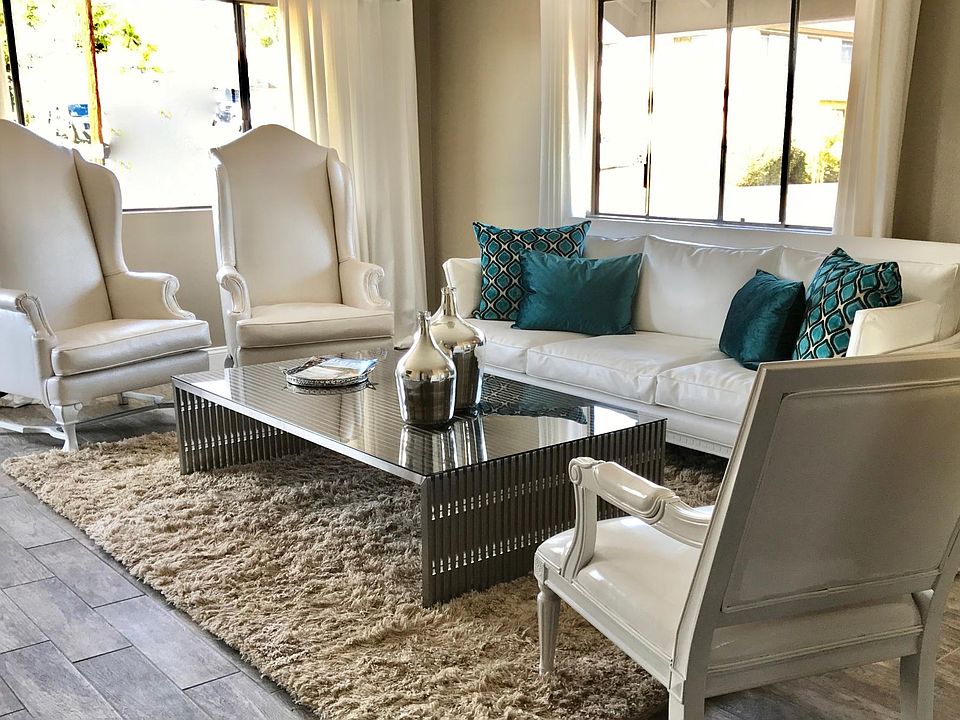 SPACIOUS 3 BD/2 BA WITH HUGE DECK