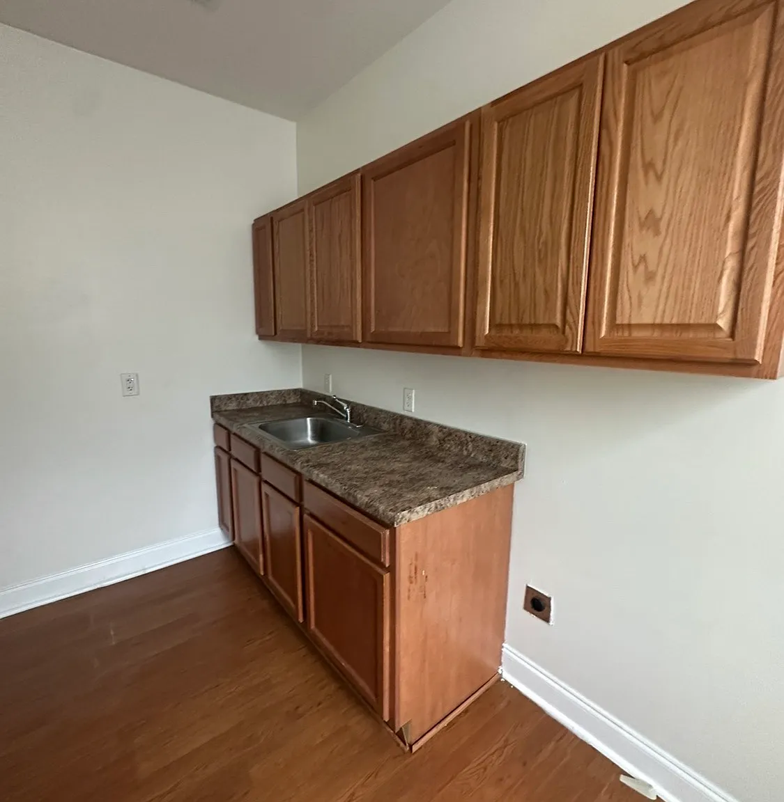 2 bed, 1100 sqft, $1,400 — Photo 2