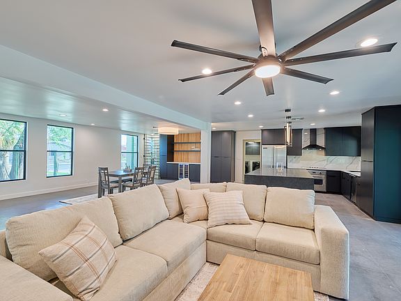 4th image of 5322 E Hillery Dr