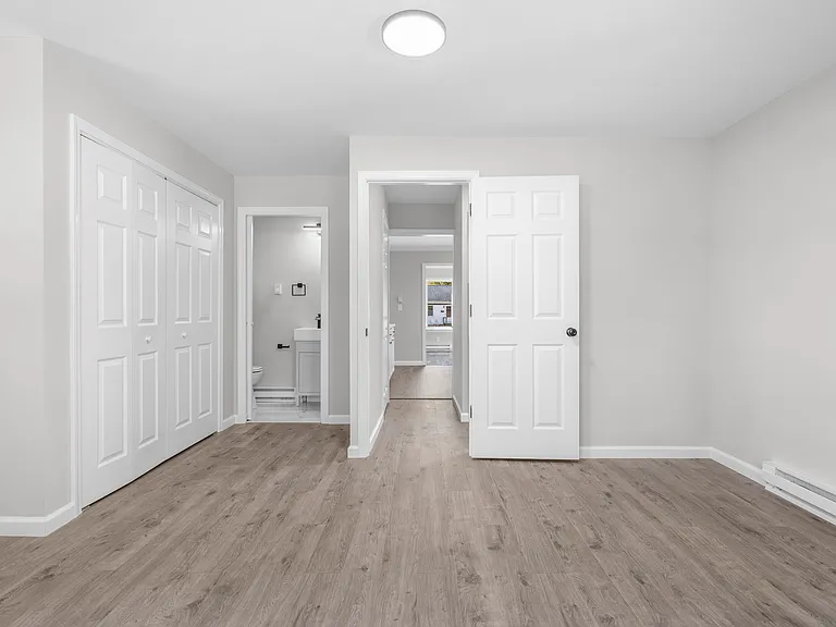 210 Handel Rd — Photo 16