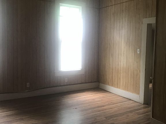 4th image of 801 Cottage Ave