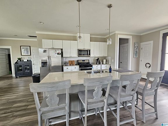 5th image of 210 Easonville Park Dr